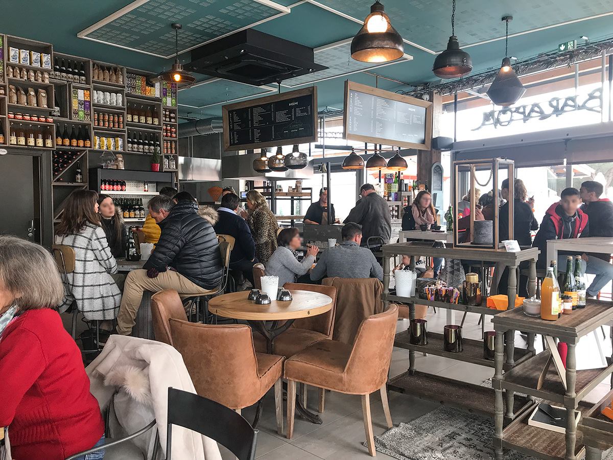 Saint-Nazaire : à Barapom, on mange crêpe ou galette face à la mer