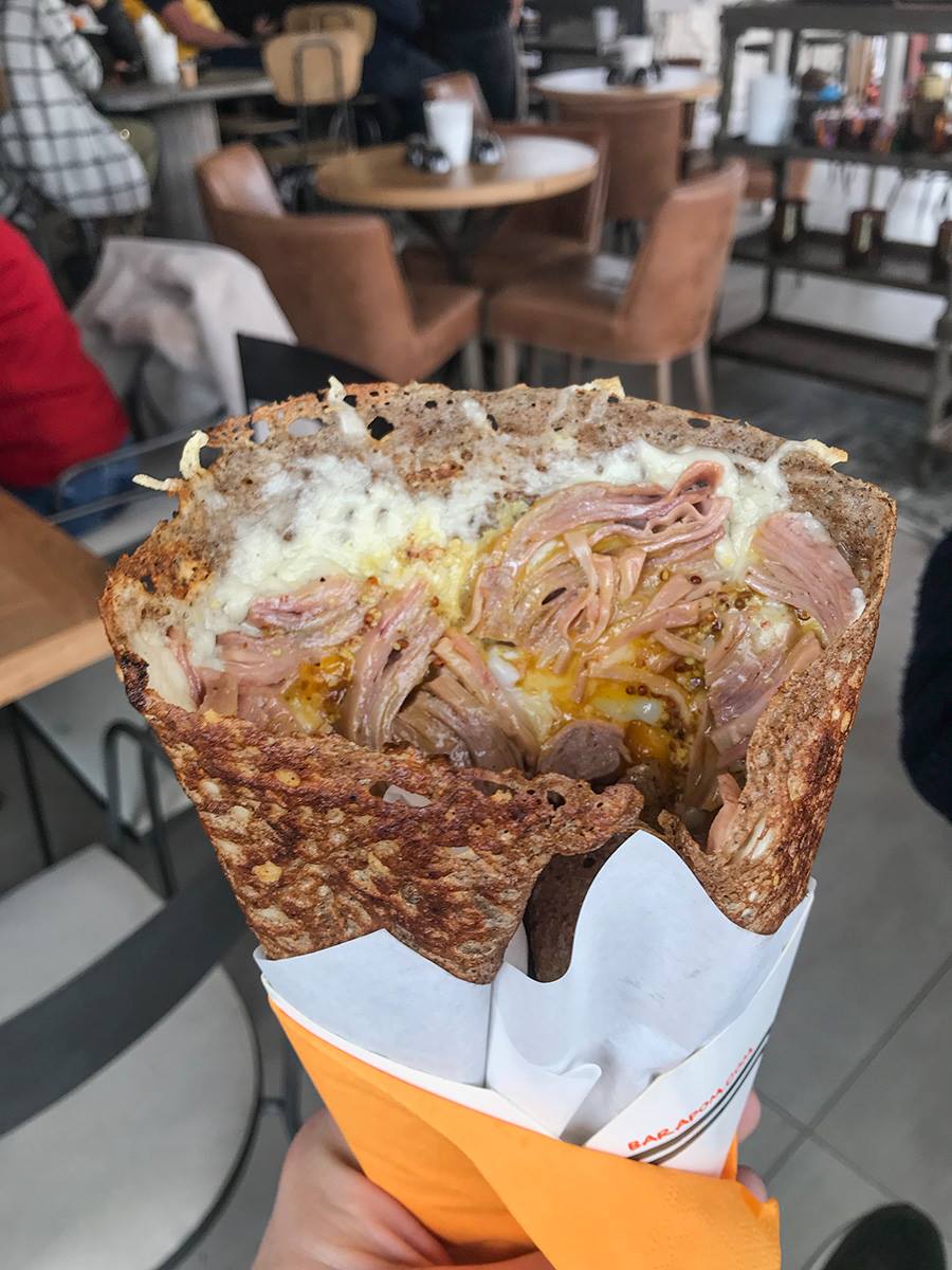 Saint-Nazaire : à Barapom, on mange crêpe ou galette face à la mer