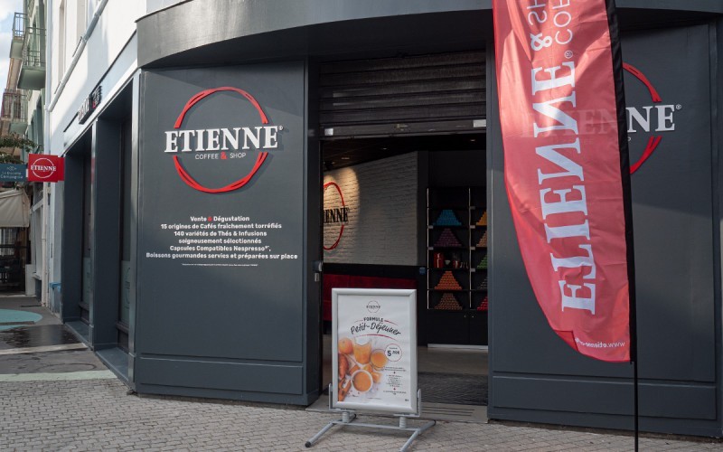Saint-Nazaire : Etienne Coffee & Shop offre 100 Latte pour son ouverture