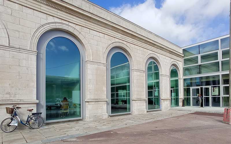 Saint-Nazaire : les étudiants des Beaux-Arts mettent leurs oeuvres en vente