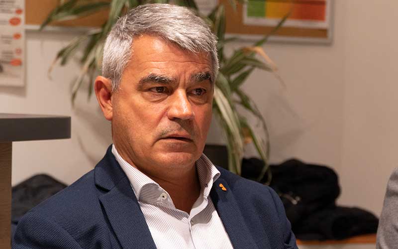 Élus agressés : le maire de Saint-Nazaire David Samzun appelle au rassemblement devant la mairie