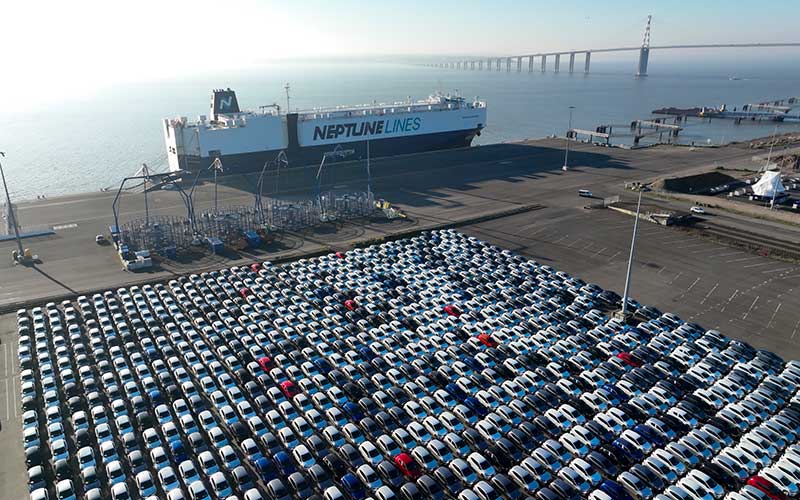 Nantes Saint-Nazaire Port : déchargement record de plus de 3 000 véhicules neufs