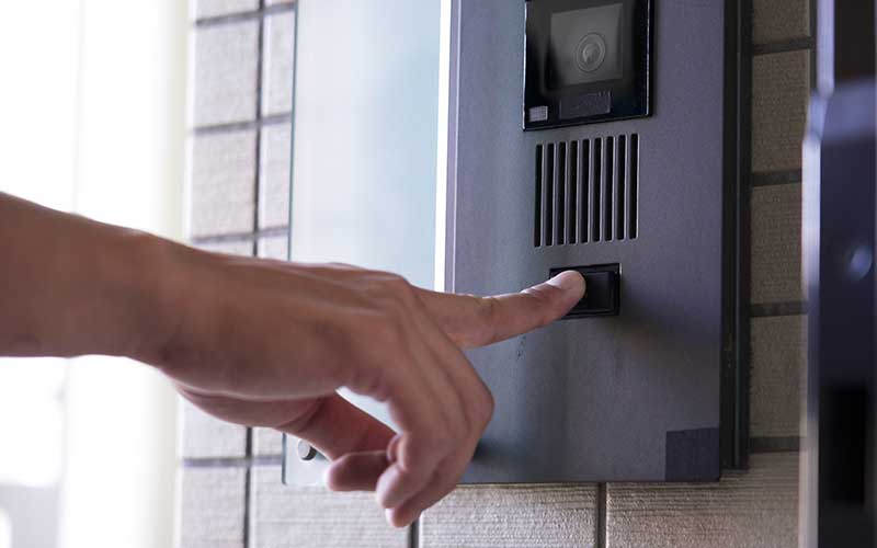 Saint-Nazaire : la ville alerte sur des démarchages frauduleux chez les habitants