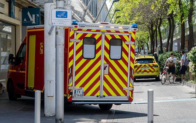 Saint-Nazaire : un homme blessé en sautant du 2ème étage d’un immeuble