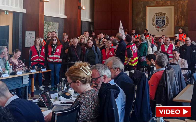 Saint-Nazaire : des manifestants s’invitent en séance de Conseil Municipal