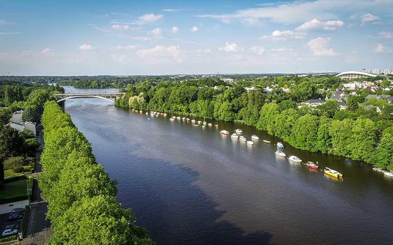 Nantes : un bateau de plaisance prend feu quai de la Jonelière