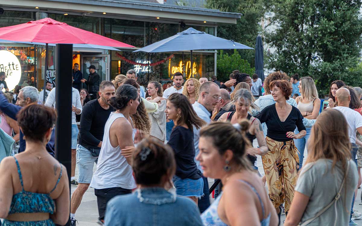 Saint-Nazaire : toujours plus de succès pour les danses afro-latines sur la place du Commando