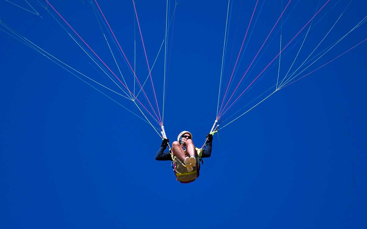 Saint-Nazaire : un défi en parachute ce mercredi place du Commando
