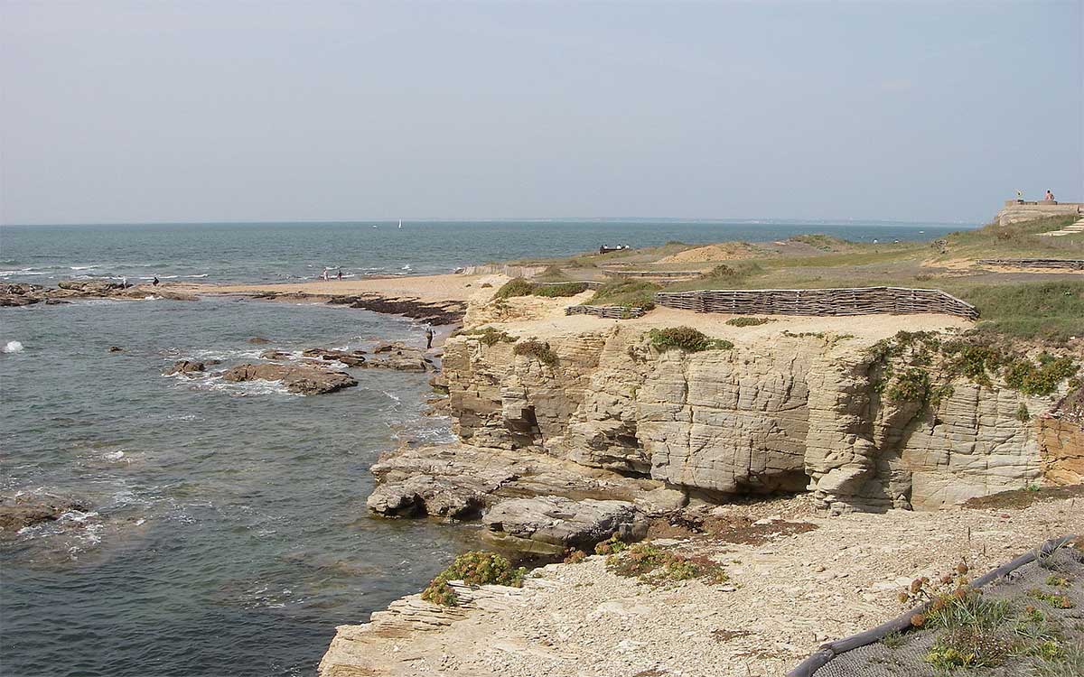 Préfailles : opération en cours pour secourir un homme tombé d’une falaise