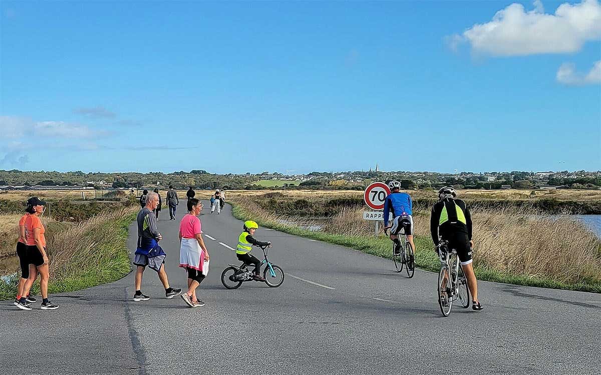 Marais salants : un dimanche sans voiture pour les cyclistes et promeneurs
