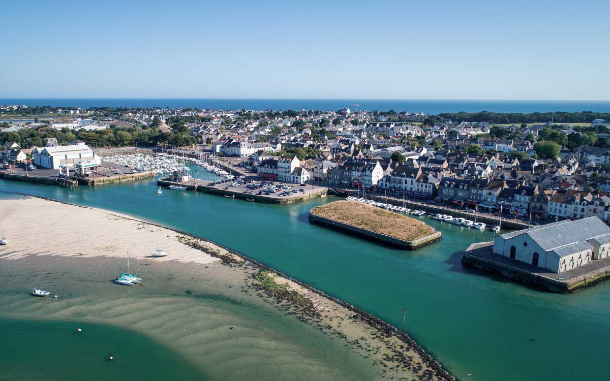 Le Croisic : un homme de 54 ans dans un état grave après être tombé dans le port