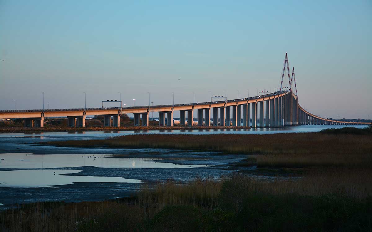 Pont de Saint-Nazaire : l’homme recherché après avoir stoppé sa voiture sur le pont reste introuvable