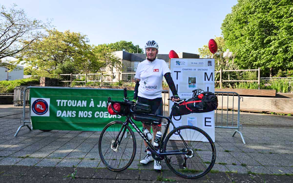 Un père pédale 1500 km en mémoire de son fils : une étape émouvante à Saint-Nazaire avec le VCN