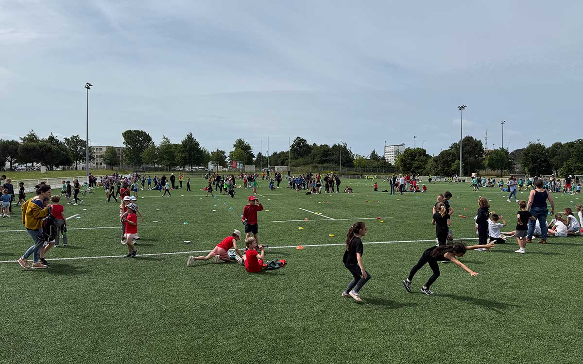 Saint-Nazaire : 1300 élèves des écoles catholiques unis par le sport et la bonne humeur