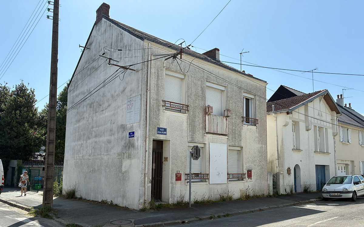 Saint-Nazaire : 1500 m2 de bureaux construits à la place de ces maisons derrière la mairie