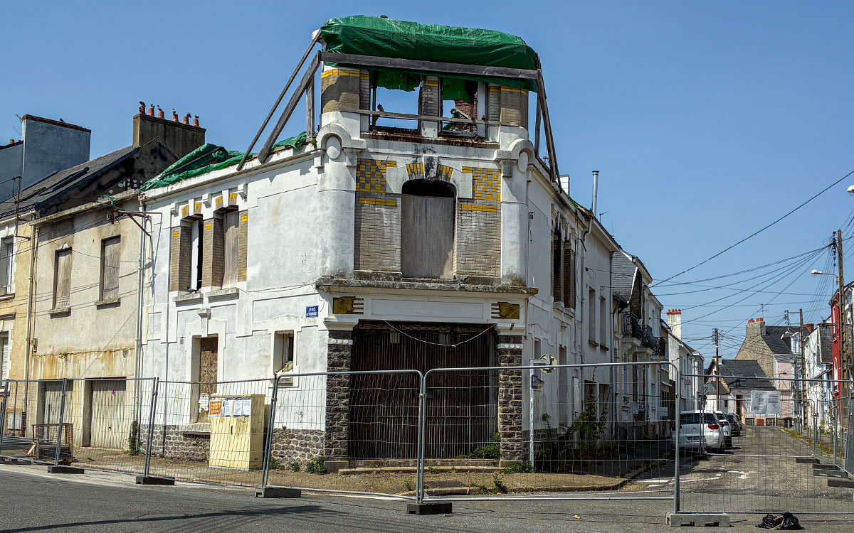Saint-Nazaire : la Ville prend un arrêté de procédure d’urgence pour cet immeuble incendié en 2021