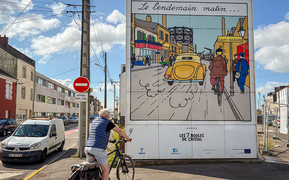À Saint-Nazaire, un greeter tintinophile fait découvrir la ville à travers les planches d’Hergé