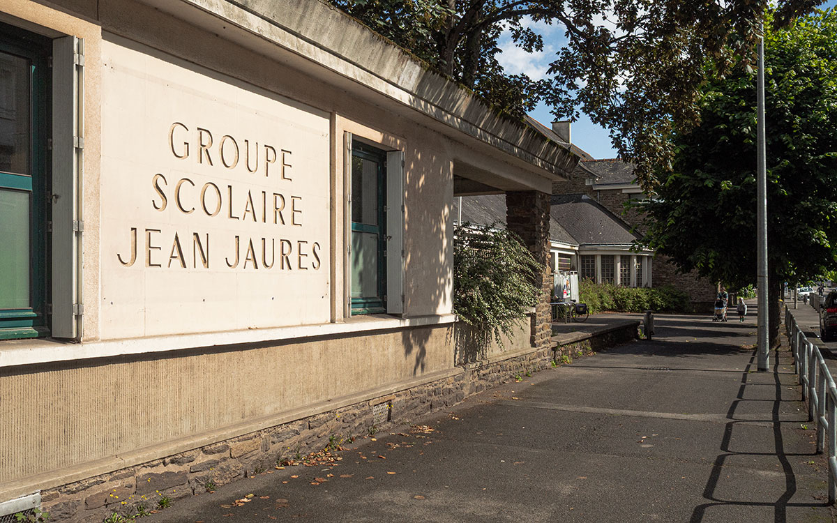 Saint-Nazaire : la ville vend à petit prix les matériaux récupérés dans cette école en rénovation