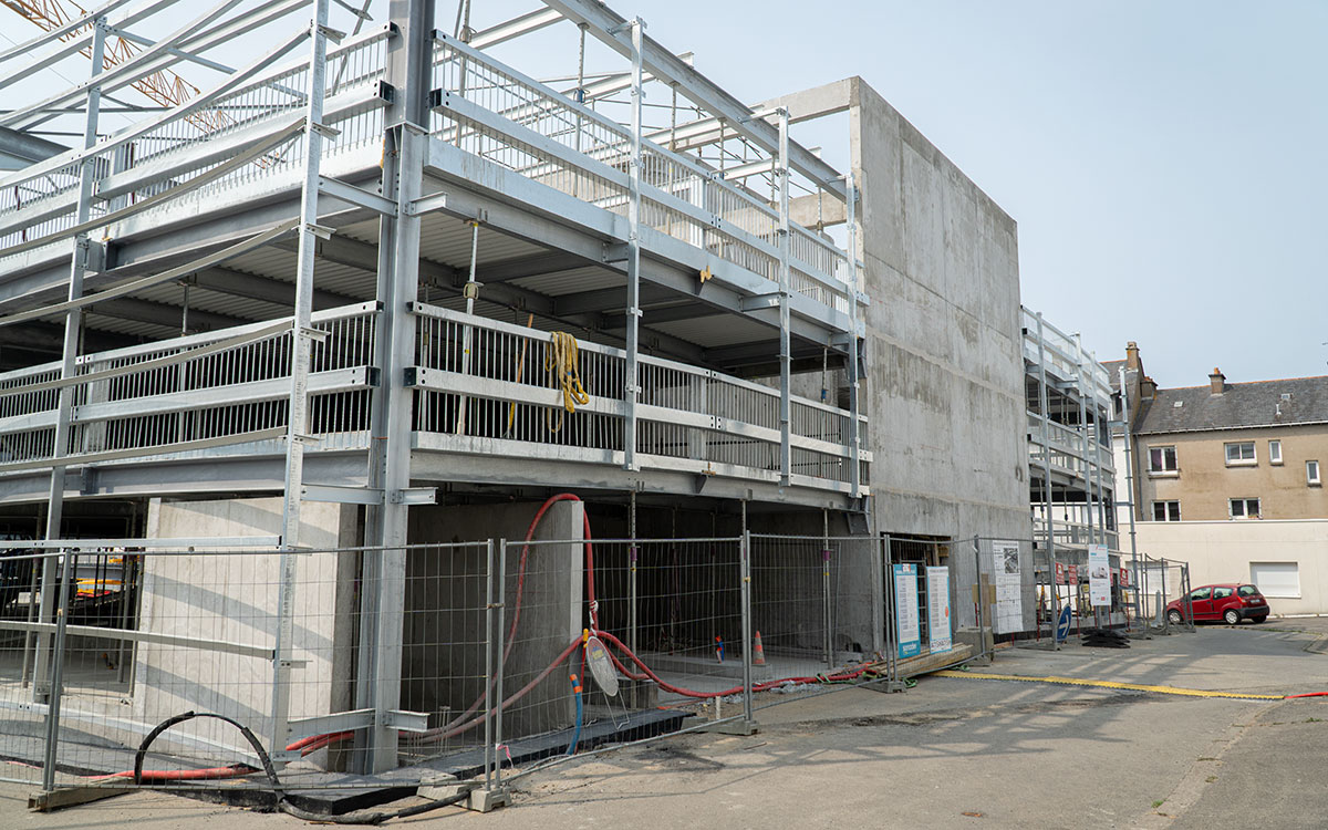 Saint-Nazaire : le chantier du futur parking à étages prend de la hauteur