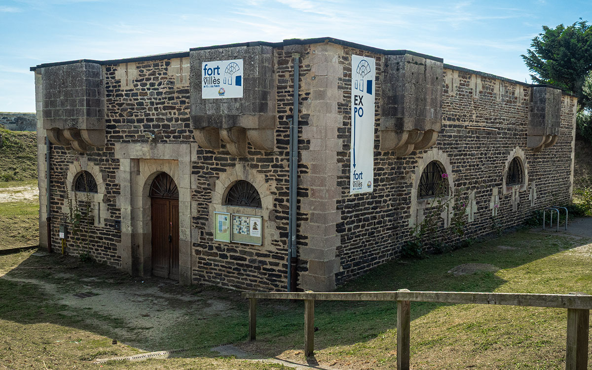 Attirer les jeunes artistes : le pari des bénévoles du Fort de Villès à Saint-Nazaire