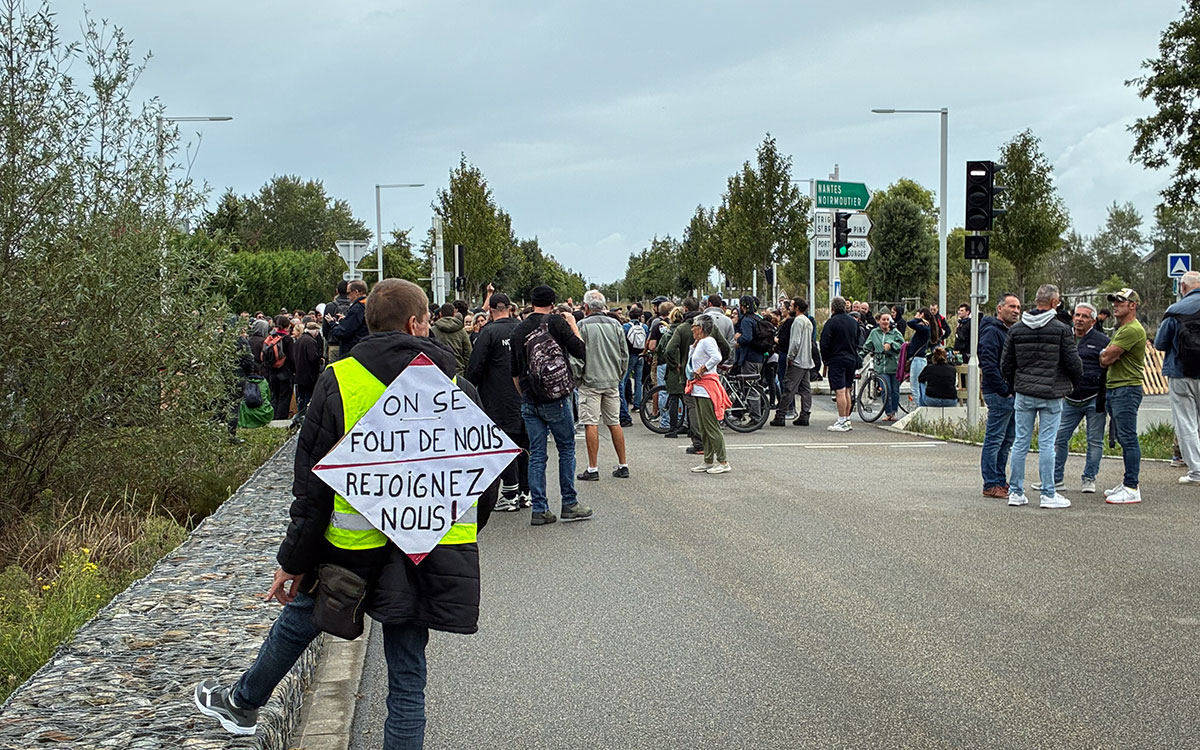 En vidéo : le cortège “on bloque tout” en marche vers la gare de Saint-Nazaire
