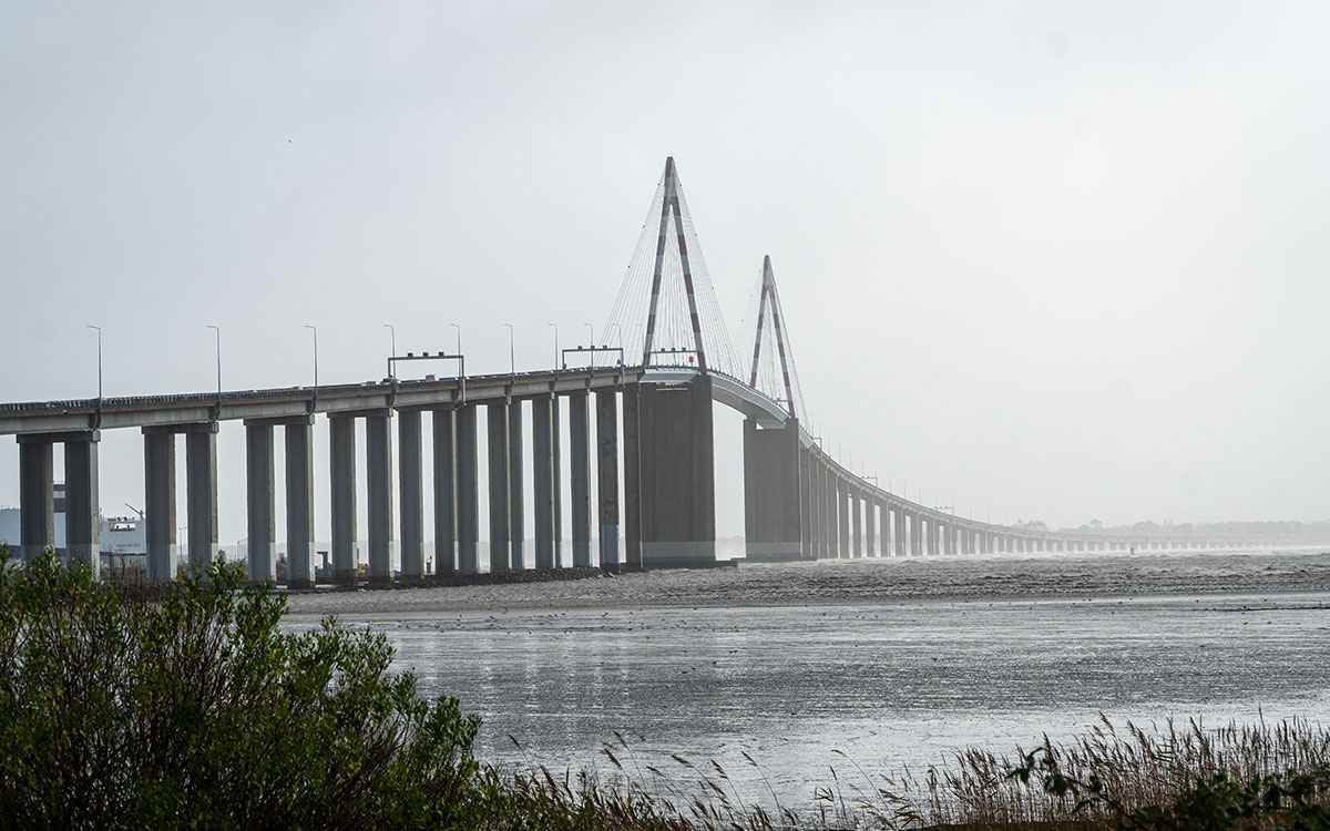 Montoir-de-Bretagne : un homme meurt après avoir sauté du pont de Saint-Nazaire