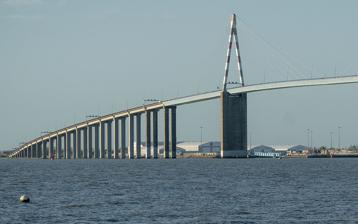 Pont de Saint-Nazaire : une femme de 31 ans a sauté dans la Loire cette nuit