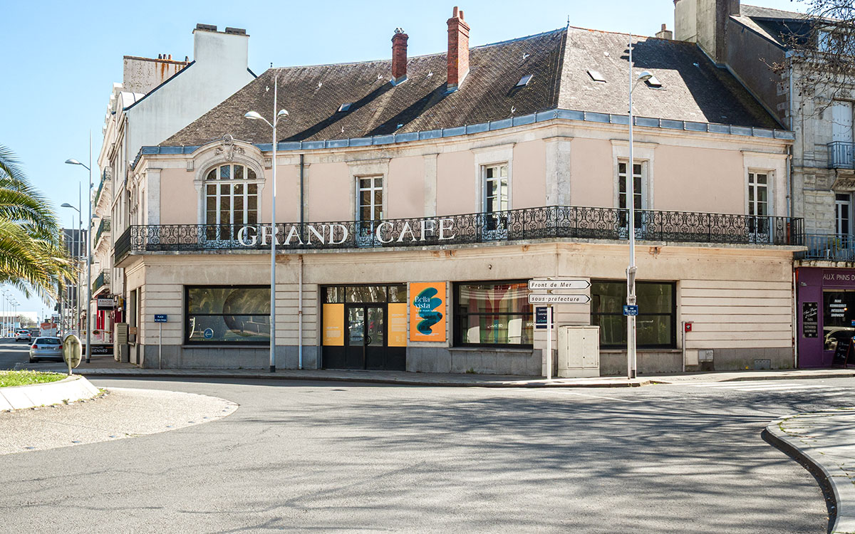 Réorientation artistique du Grand Café : une mobilisation au vernissage de la prochaine exposition