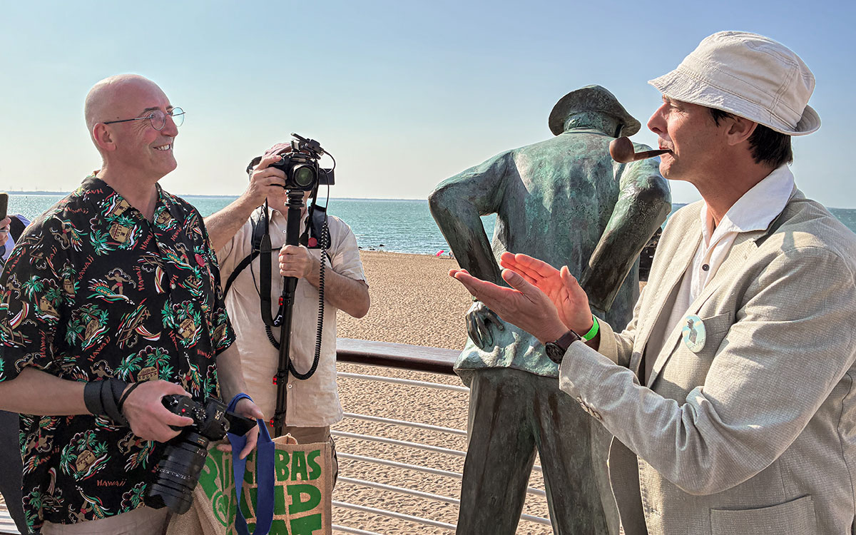 À Saint-Marc-sur-Mer, la statue de Monsieur Hulot a retrouvé sa pipe