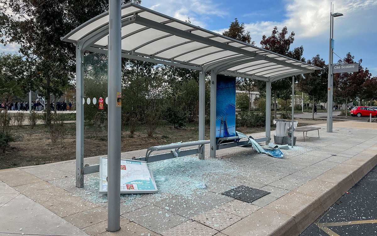 Mouvement du 29 septembre : à Saint-Nazaire, des tensions devant le lycée Aristide-Briand