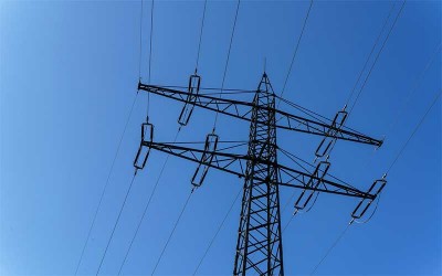 Saint-Brévin : 200 foyers impactés par la chute d’un poteau haute tension