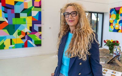 Le Pouliguen : l’artiste franco-colombienne Mona en résidence au Musée Bernard Boesch
