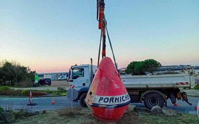 Posée il y a plus 30 ans, la balise de Pornichet part en cure de beauté