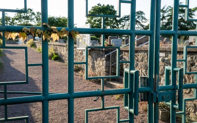 Pornichet : les toutous désormais autorisés à accompagner leur maître en visite au cimetière