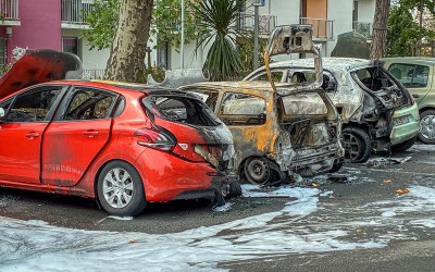 Saint-Nazaire : une conductrice s’échappe in extremis de son véhicule qui prend feu