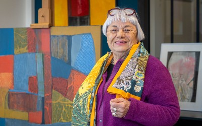 Gray : une “fille de Saint-Nazaire” à la vie d’artiste remplie de couleurs