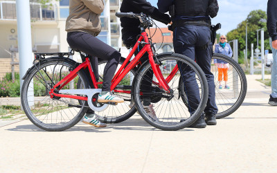 Pornichet : opération de sensibilisation auprès des cyclistes et utilisateurs de trottinettes électriques