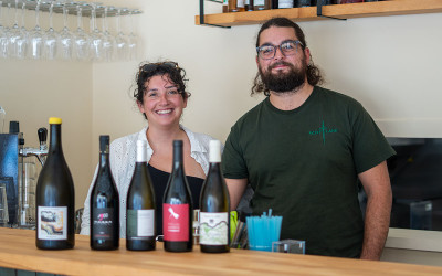 Saint-Nazaire : Océane et Arsène ouvrent le bar à vin OHBA dans le centre-ville