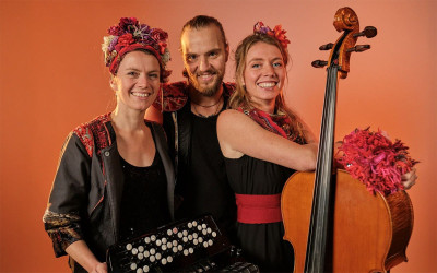 Saint-André-des-Eaux : cirque suspendu et voyage au Brésil pour une nouvelle soirée « Entrée, plat, dessert »