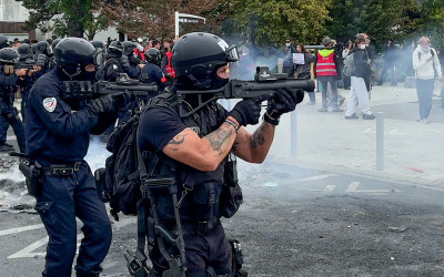 Saint-Nazaire : la mobilisation lycéenne dégénère devant Aristide-Briand, les CRS chargent