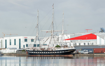 Saint-Nazaire : à deux pas des géants des mers, le chantier du Belem offre un spectacle de voltige