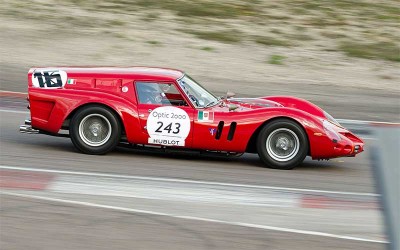 Tour Auto : passage de 240 véhicules historiques sur le pont de Saint-Nazaire