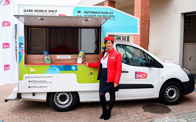Saint-Brévin : une boutique mobile SNCF sur le parking de la Bresse