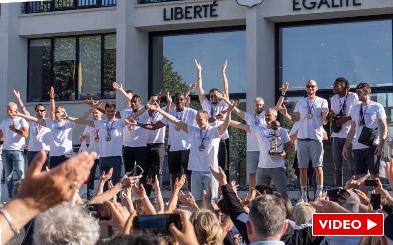 Saint-Nazaire : le SNVBA savoure sa victoire avec ses supporters