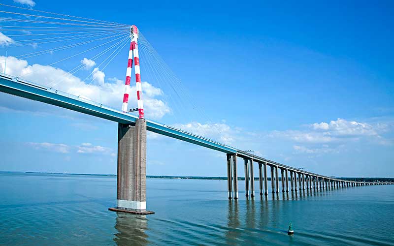 Saint-Brévin : son véhicule abandonné sur le pont de Saint-Nazaire, un homme recherché par les secours